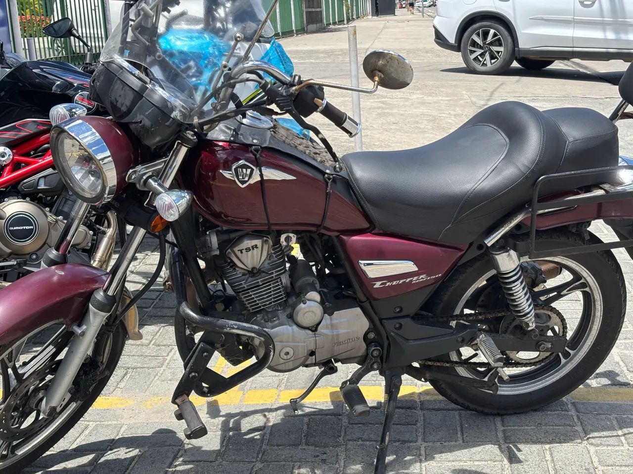 Vende-se moto 