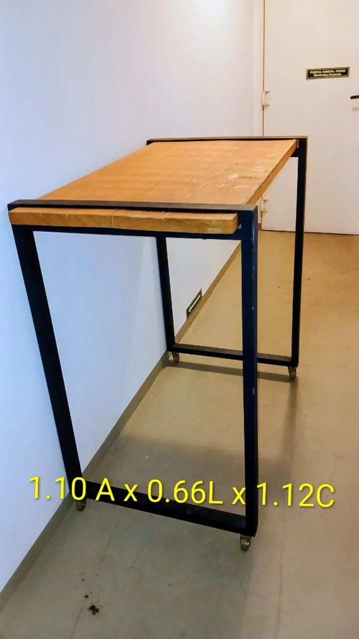 mesa de madeira com ferro - Foto 2