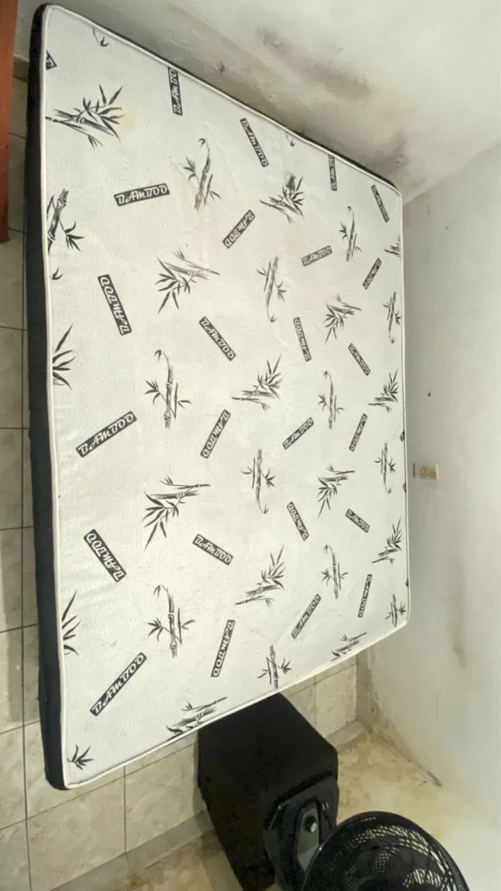 Cama box em perfeito estado de conservação 