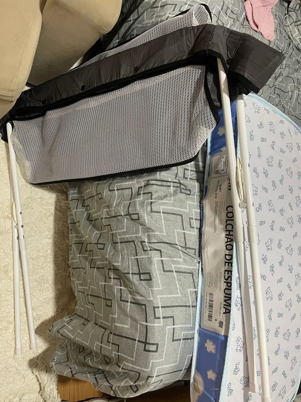 Berço Portátil para bebê com colchão  - Foto 4