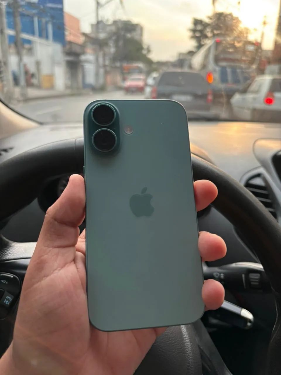 iPhone 16 sem uso 