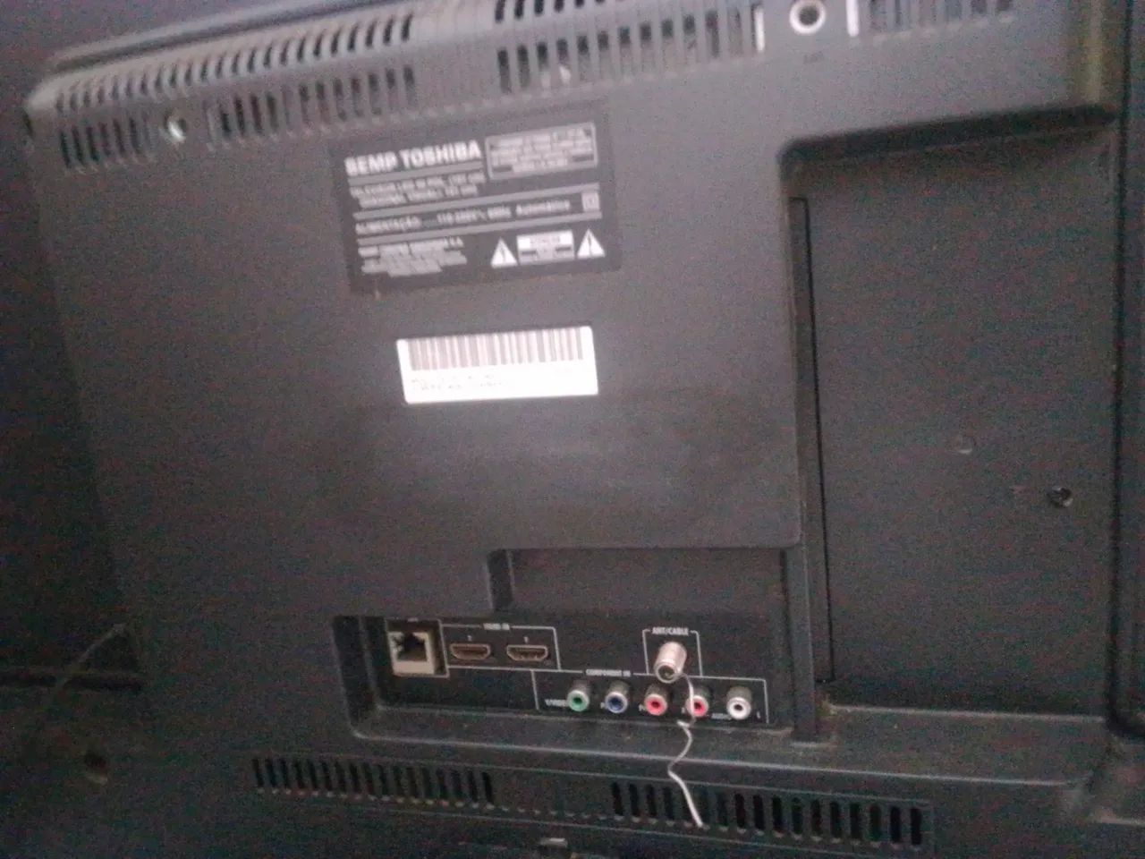 Vende se televisão 