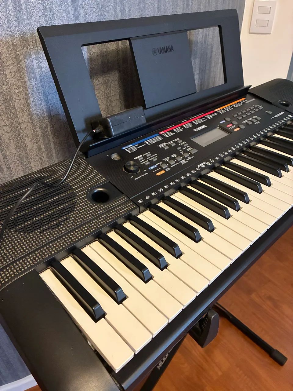 Teclado yamaha PSR E263 - Foto 2