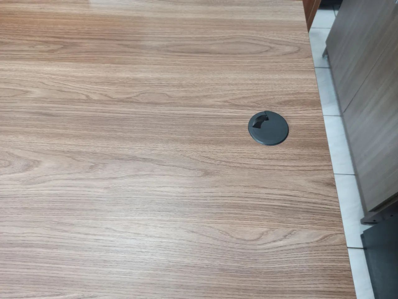 Mesa de 1.20m com 2 gavetas  - Foto 3