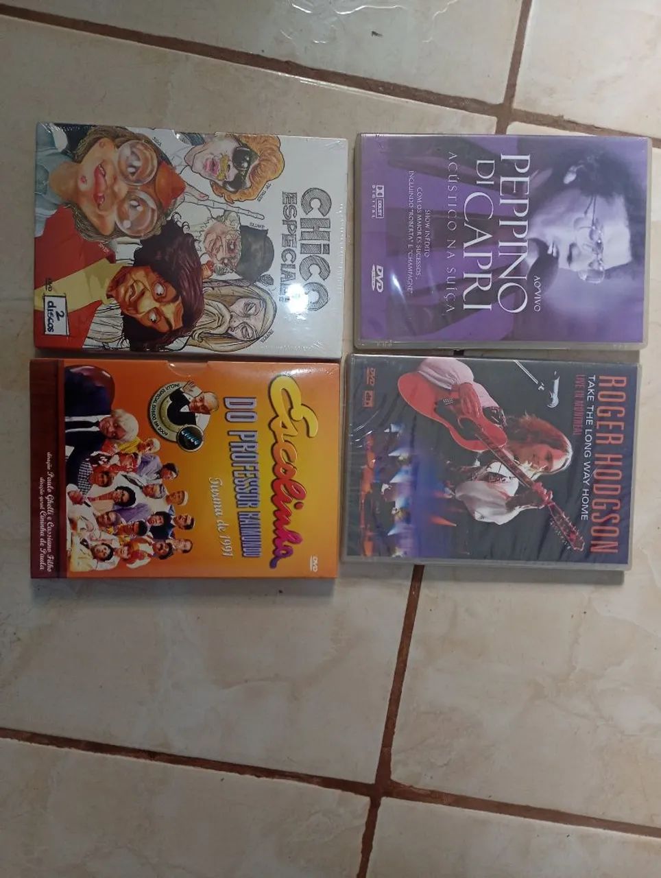 Vendo vários DVDS original,,, preço a combinar,,filmes , música , documentários  - Foto 3
