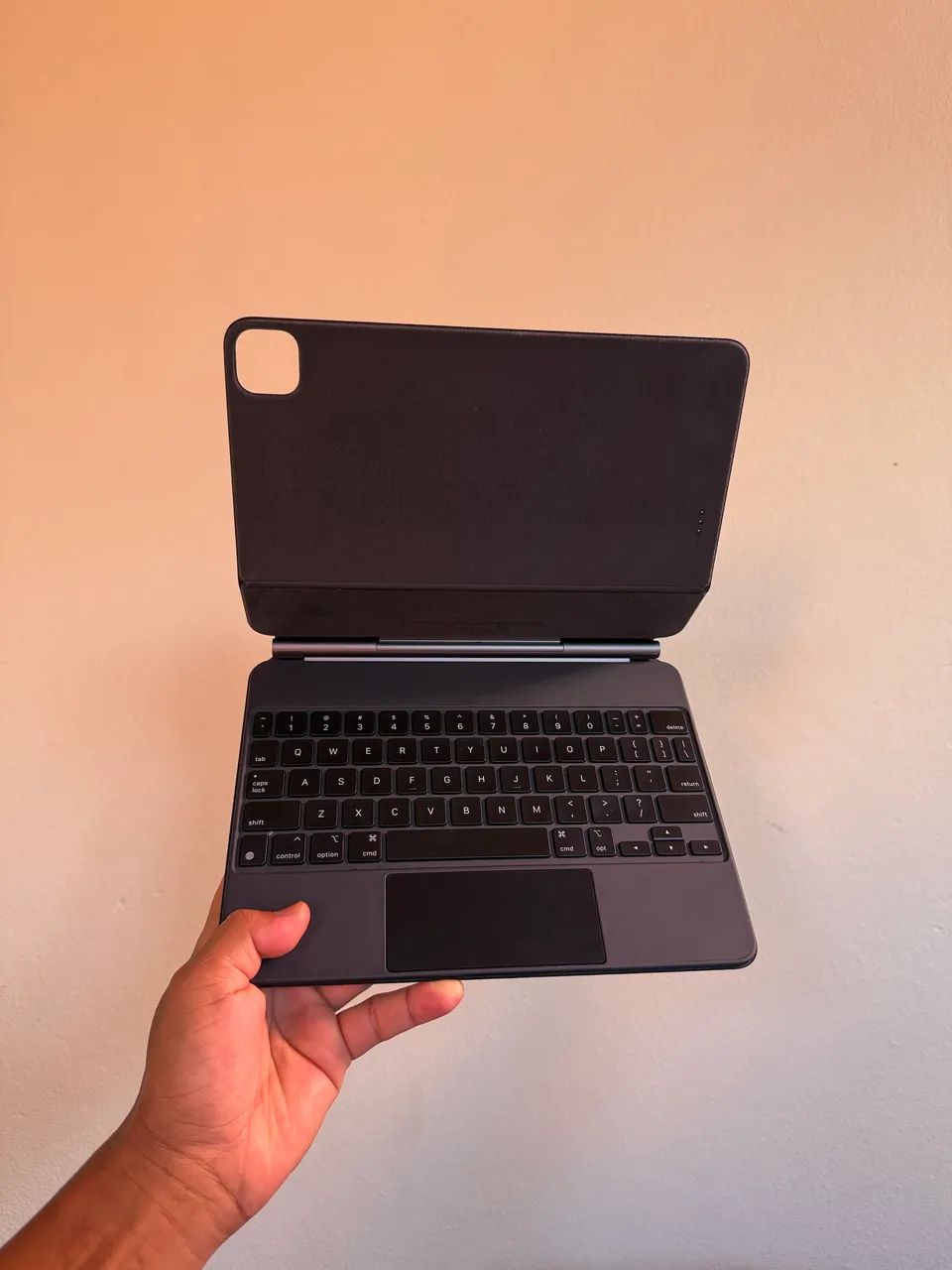 Magic keyboard 11 polegadas Apple original teclado com ipad impecavel R$1.500 reais - Foto 2