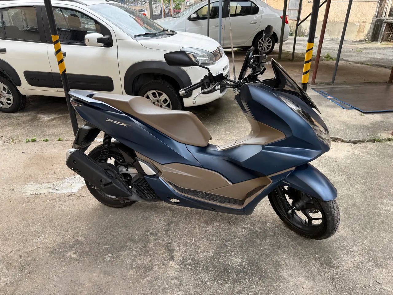 PCX 2024 DLX  - Foto 2