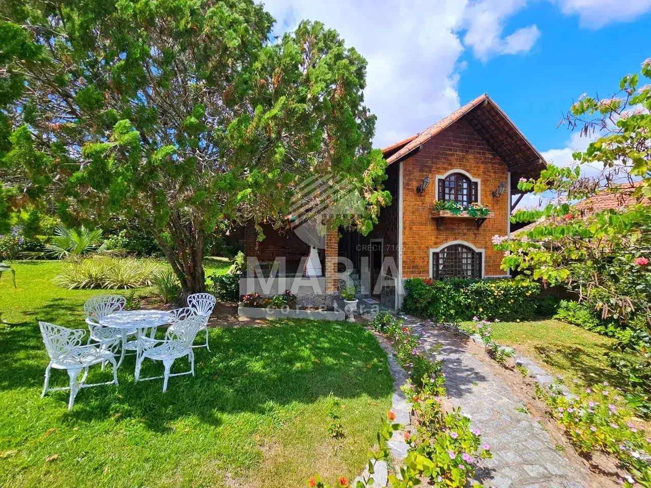 Casa de condomínio com 04 quartos à venda em Gravatá/PE!