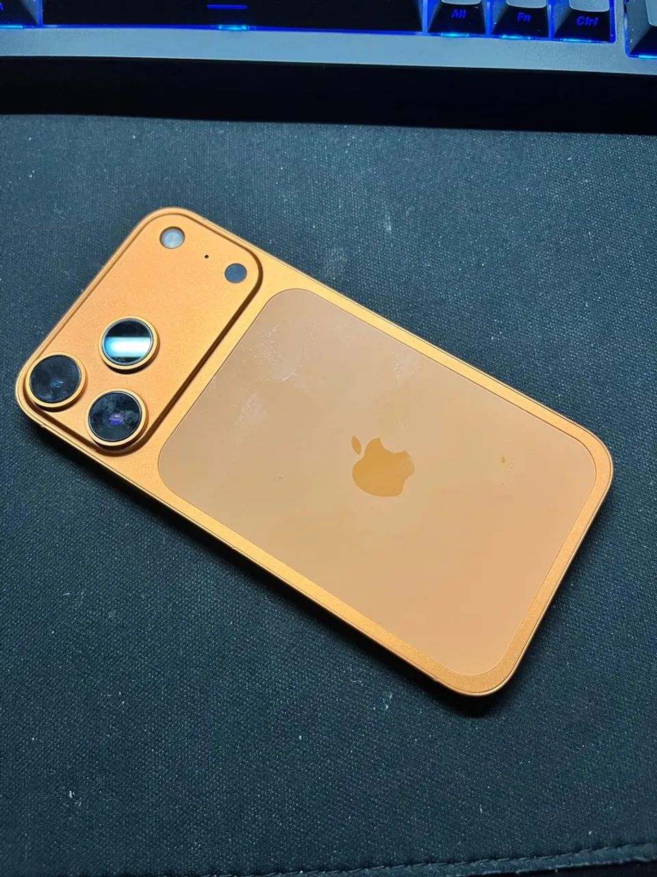 IPHONE XR 128gb - COM CARCAÇA DO 17 PRO - TODO ADAPTADO - 100