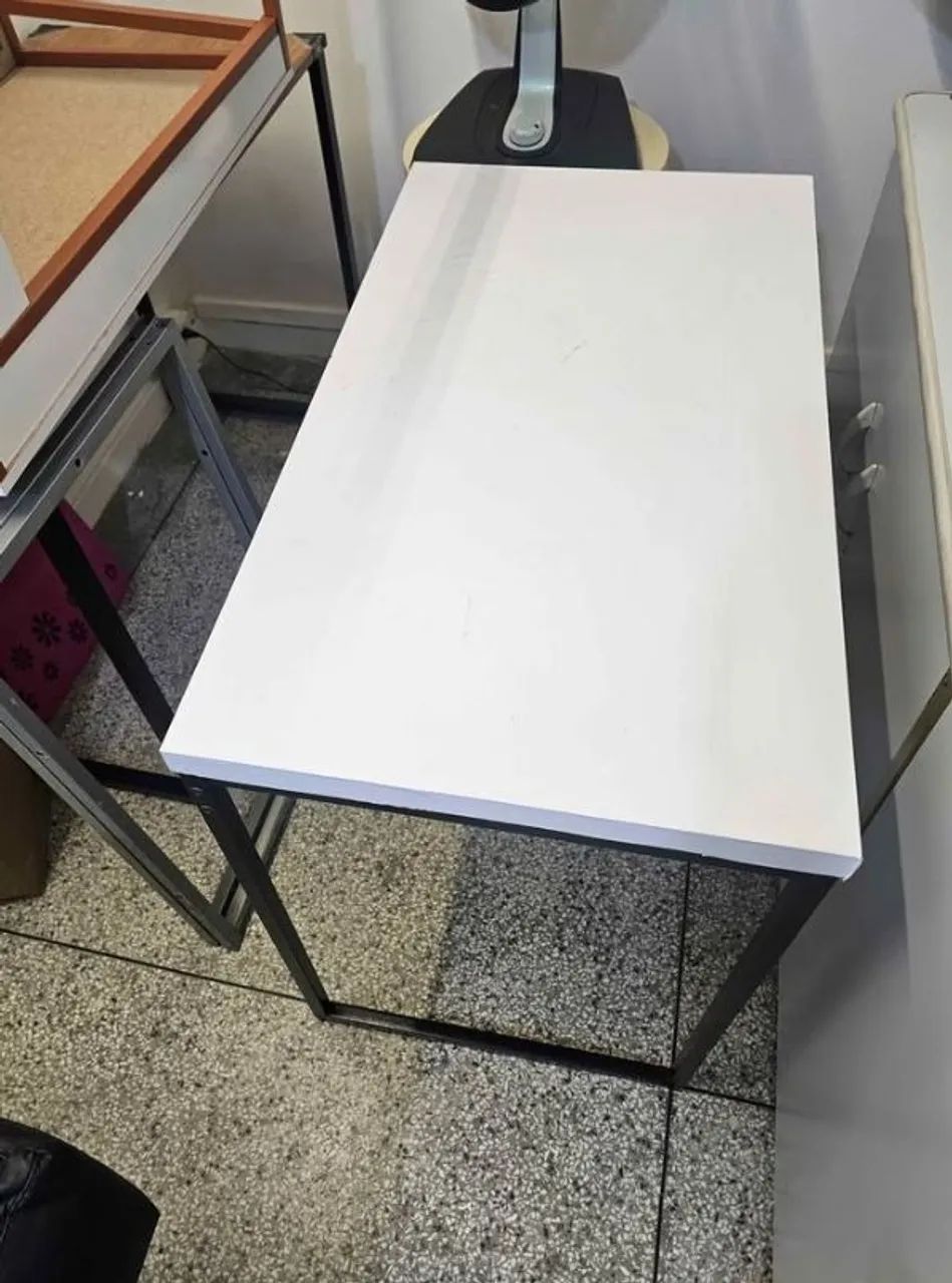 Mesa para consultorio ou escritorio usada - Foto 4