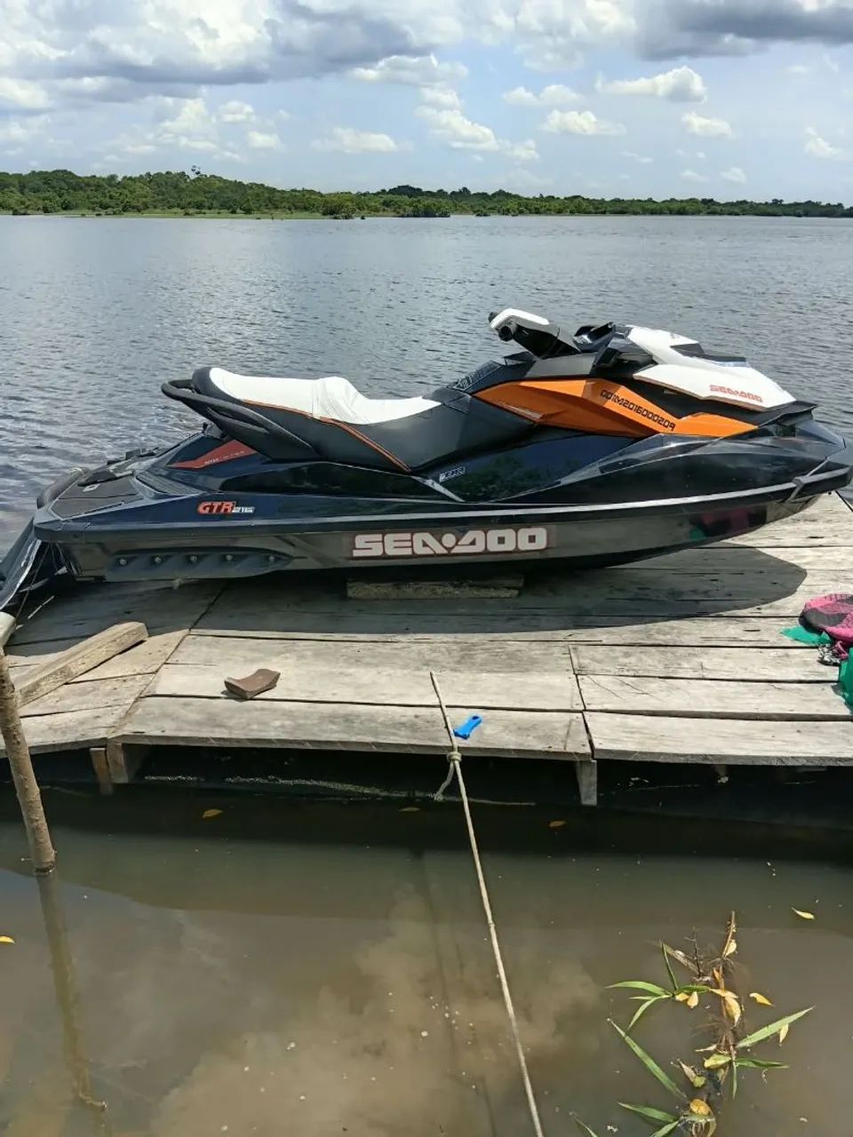 Jet ski