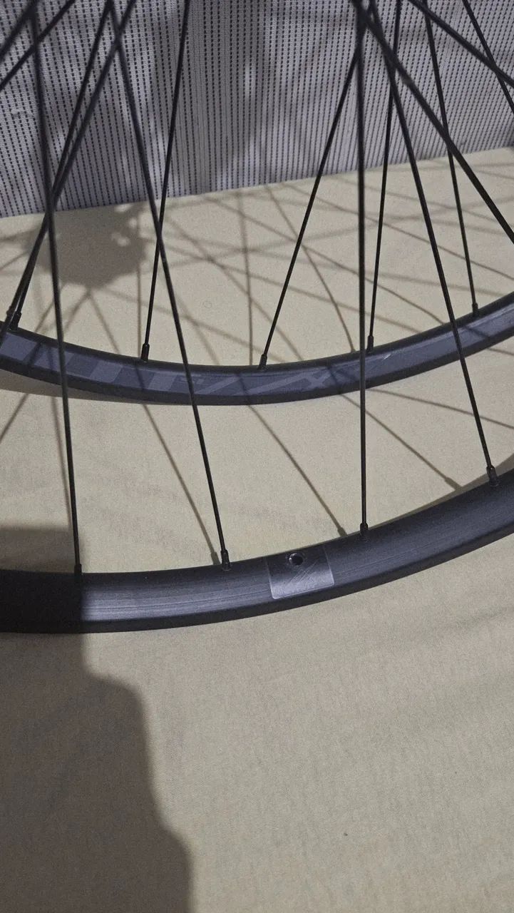 Par de rodas novas Specialized assimétricas boost HG  - Foto 3