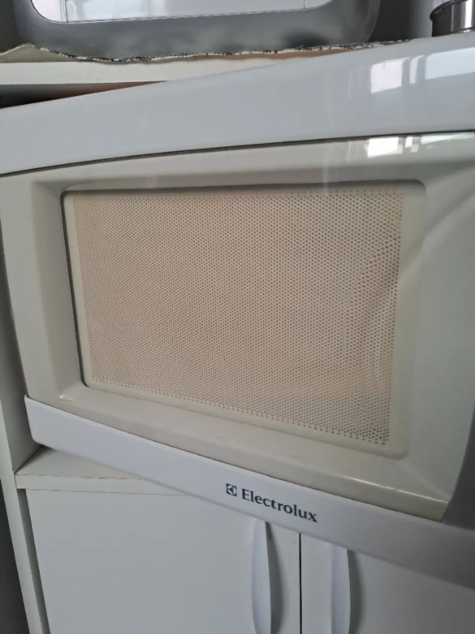Micro-ondas Electrolux branco 28 litros  - Foto 4