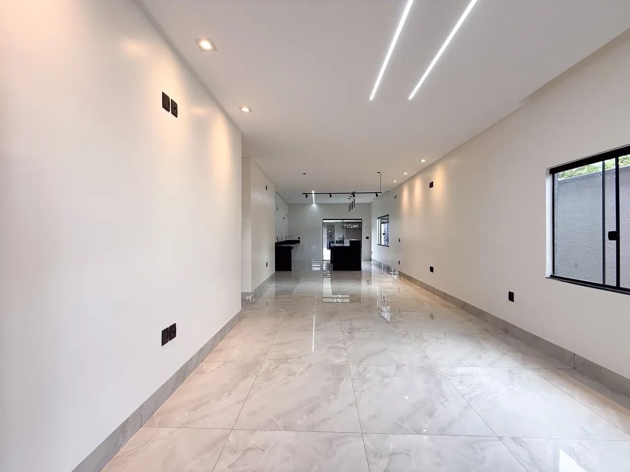 CASA COM 3 SUÍTES 185M² BAIRRO CARDOSO - Foto 2
