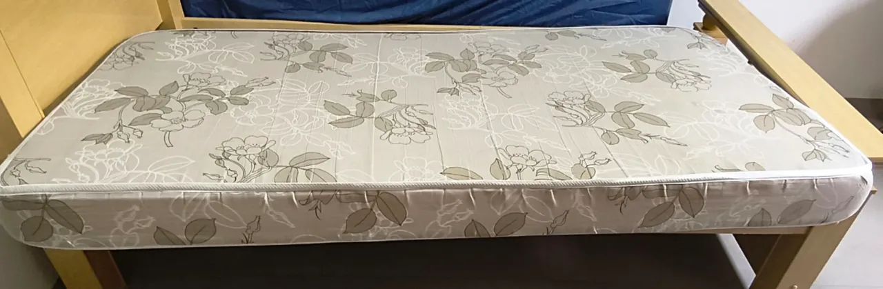 Vendo colchão de solteiro usado  - Foto 2