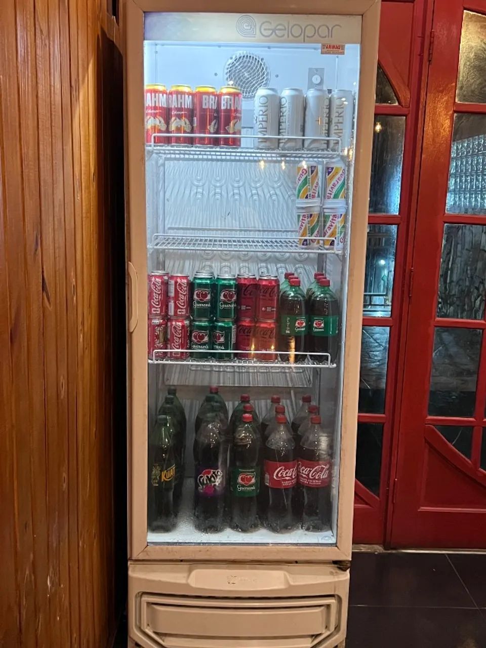 Geladeira expositora de bebidas 
