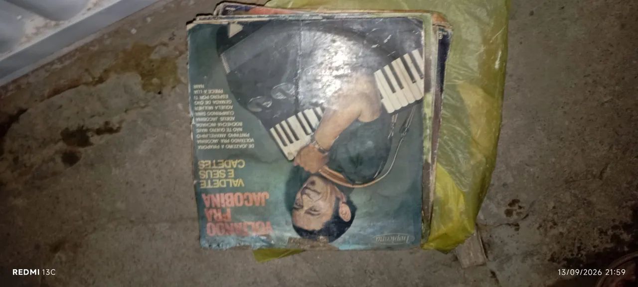 Vendo coleção de disco de vinil preço a combinar