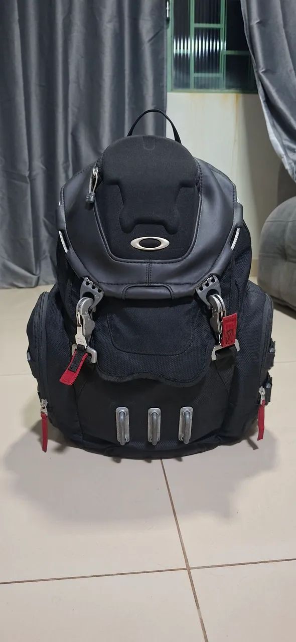 Mochila Oakley Bathroom Sink