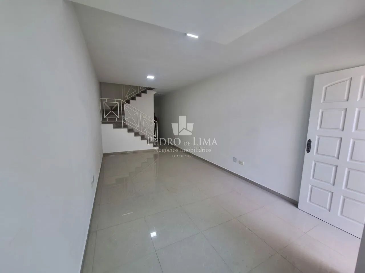 Lindo Sobrado no Patriarca com 3 suítes e 6 vagas na Vila Matilde