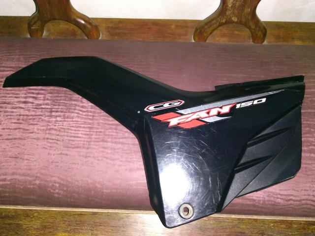 Carenagem lado esquerdo moto fan 150