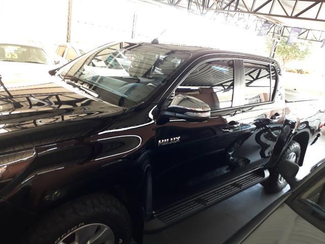 Toyota hilux srv 4x4 turbo - Foto 5