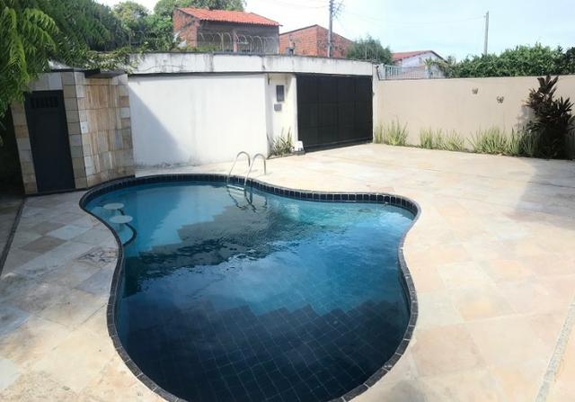TE0441 Casa duplex com amplo terreno de 960m², 4 quartos, 6 vagas, piscina - Foto 3