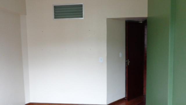 Excelente apartamento de frente, muito ensolarado, 3 quartos - Foto 6