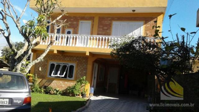 Casa para Venda em Imbituba, Vila Nova, 3 dormitórios, 1 suíte, 2 banheiros, 3 vagas