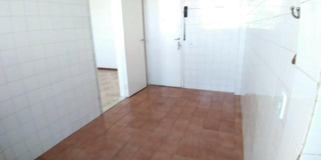 Excelente Apto grande vazio 02Qts com dependência completa garagem elevador Cachambi - Foto 13