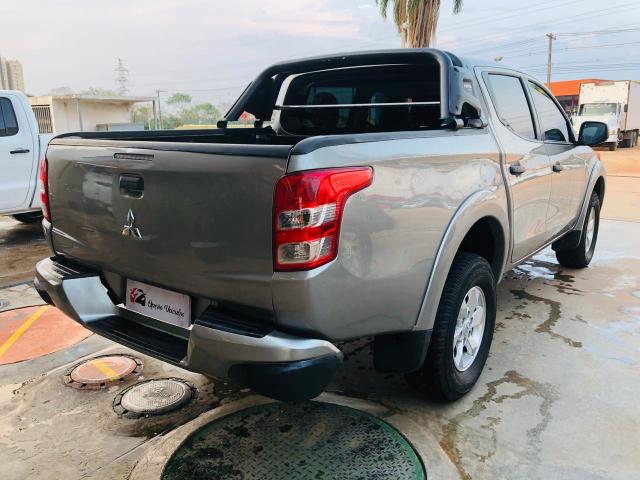 L200 Triton Gls 2.4 Diesel 4x4 Mec 2018 - Foto 3
