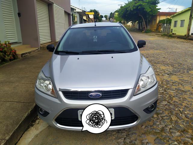Ford Focus vendo completo