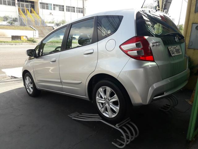 Fit 1.4 aut ipva 2020 pago novinho !!6mil!! - Foto 2
