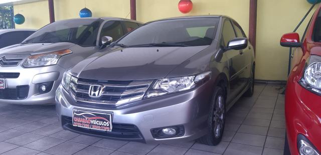 Lindo Honda city 2014/2014 automático disponível aqui no Casarão Veículos