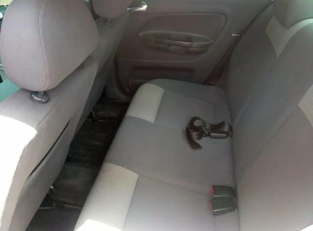 Troco voyage em carro financiado mais novo - Foto 5