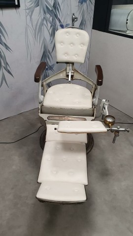Cadeira de dentista/barbeiro vintage - Foto 4