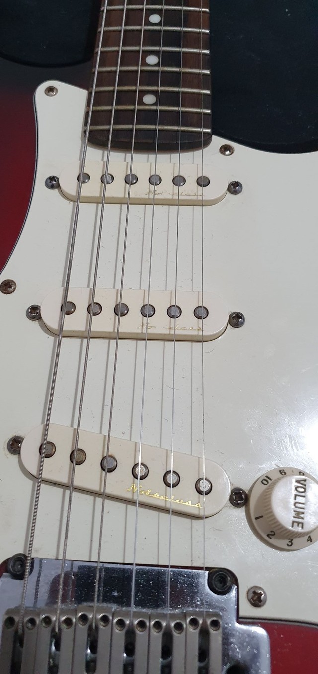 Guitarra Fender Squier Stratocaster - Foto 3