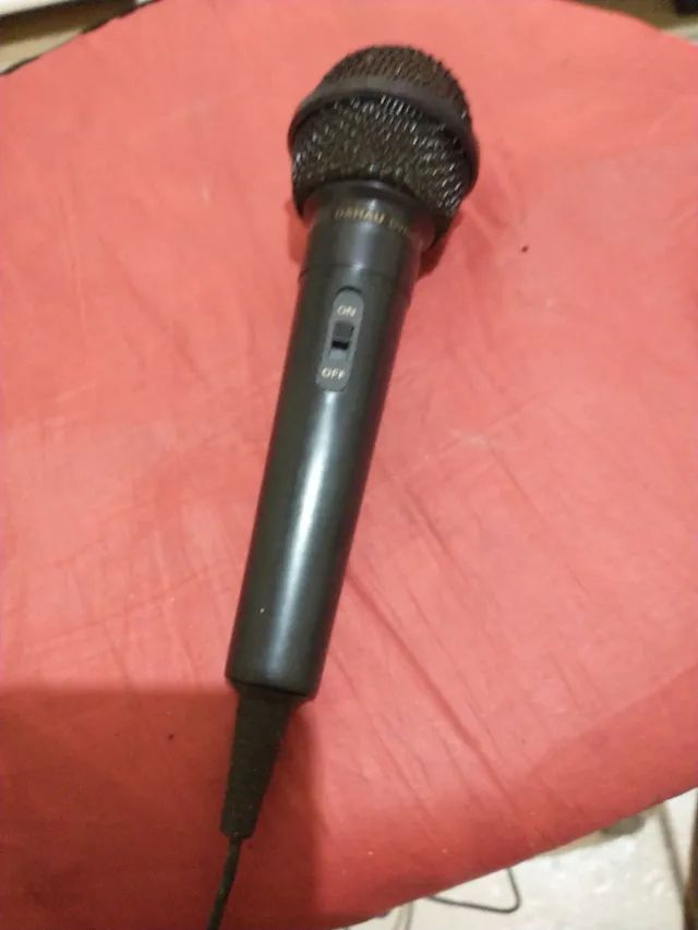 Microfone com fio