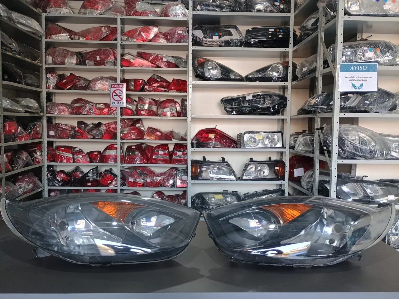 Par de farol Fiesta Rocam 10/14 (recuperado)<br>