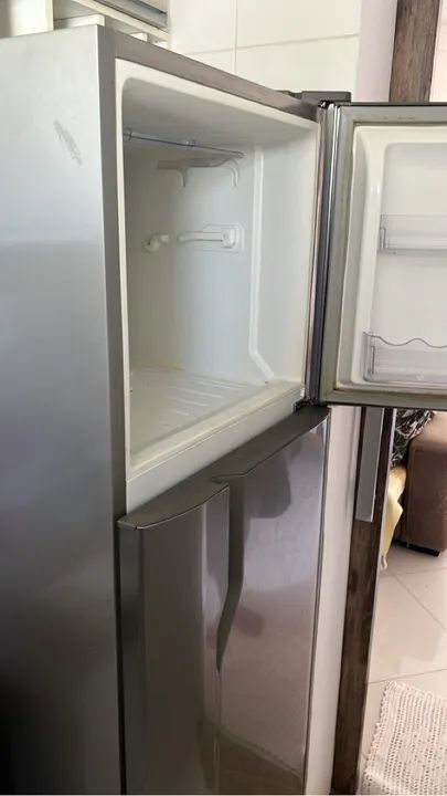 Concerto de geladeira máquina de lavar, microondas lava e seca - Foto 2