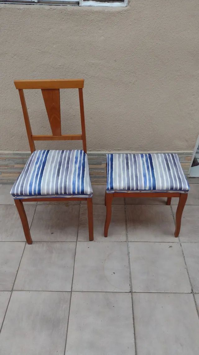 Móveis antigos, móveis de época, cadeira com selo original, retrô, antiguidade 