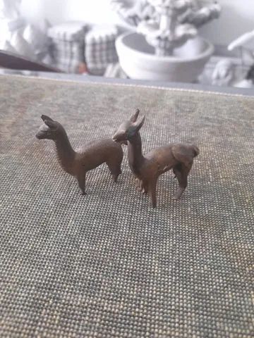 Bibelôs pequenos em bronze modelo lhama 