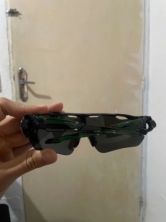 Óculos preto detalhe verde polarizado  - Foto 3