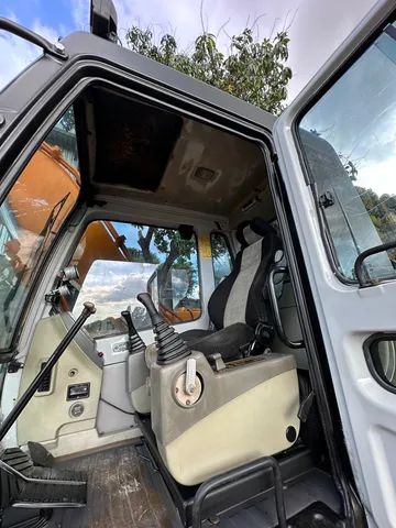 Escavadeira Hyundai R160 2011  - Foto 6