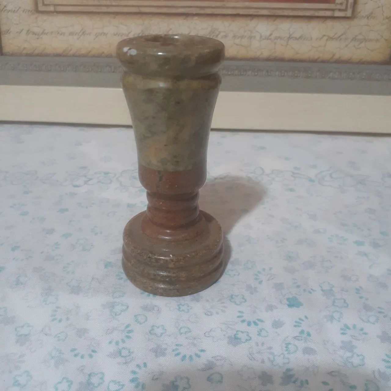 Castiçal em pedra polida dois tons