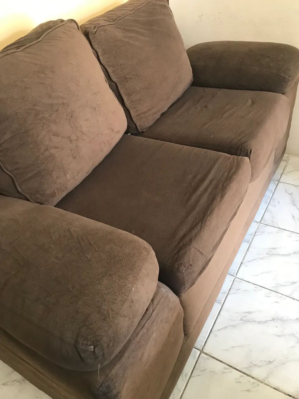 Sofá 2 e 3 lugares , usado porém conservado64573826004354122