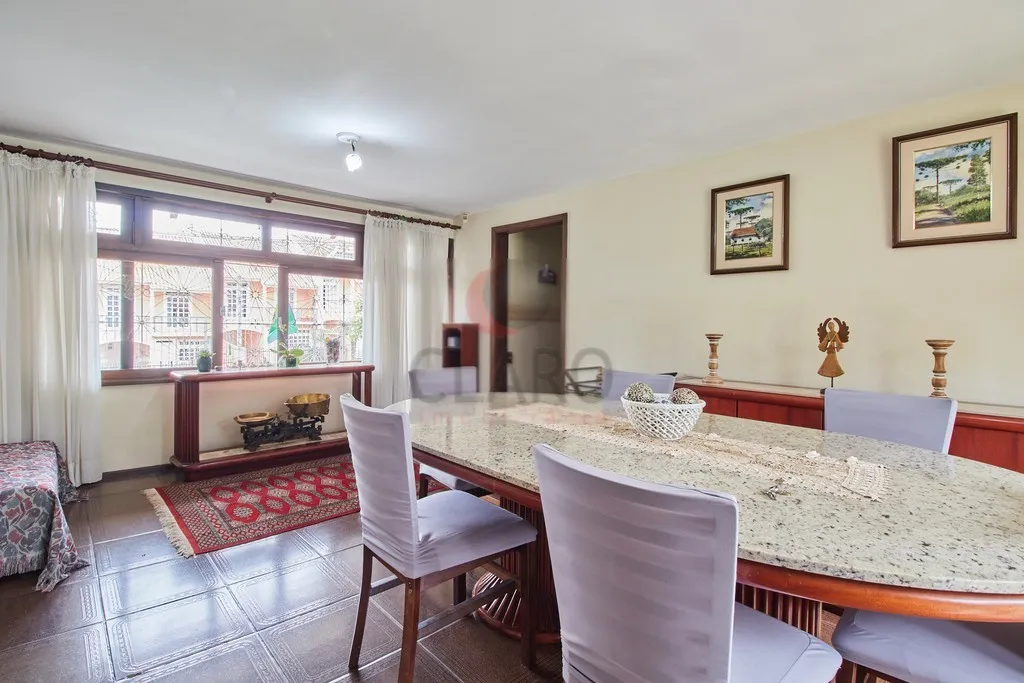 CASA com 3 dormitórios à venda com 370m² por R$ 1.500.000,00 no bairro Ahú - CURITIBA / PR