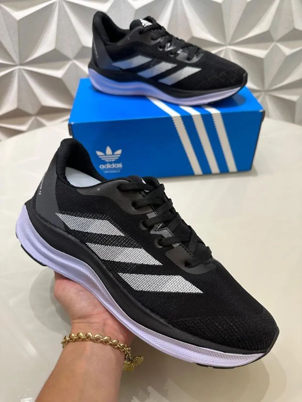 Tênis Adidas Preto - Novo modelo muito confortável para seus treinos diário 
