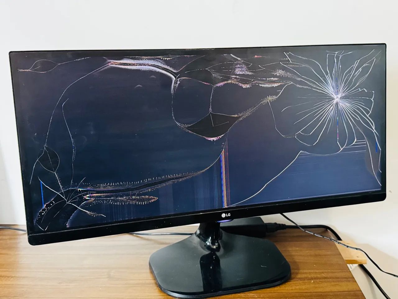 Monitor LG 25UM58G-P (Display Quebrou) - Foto 2