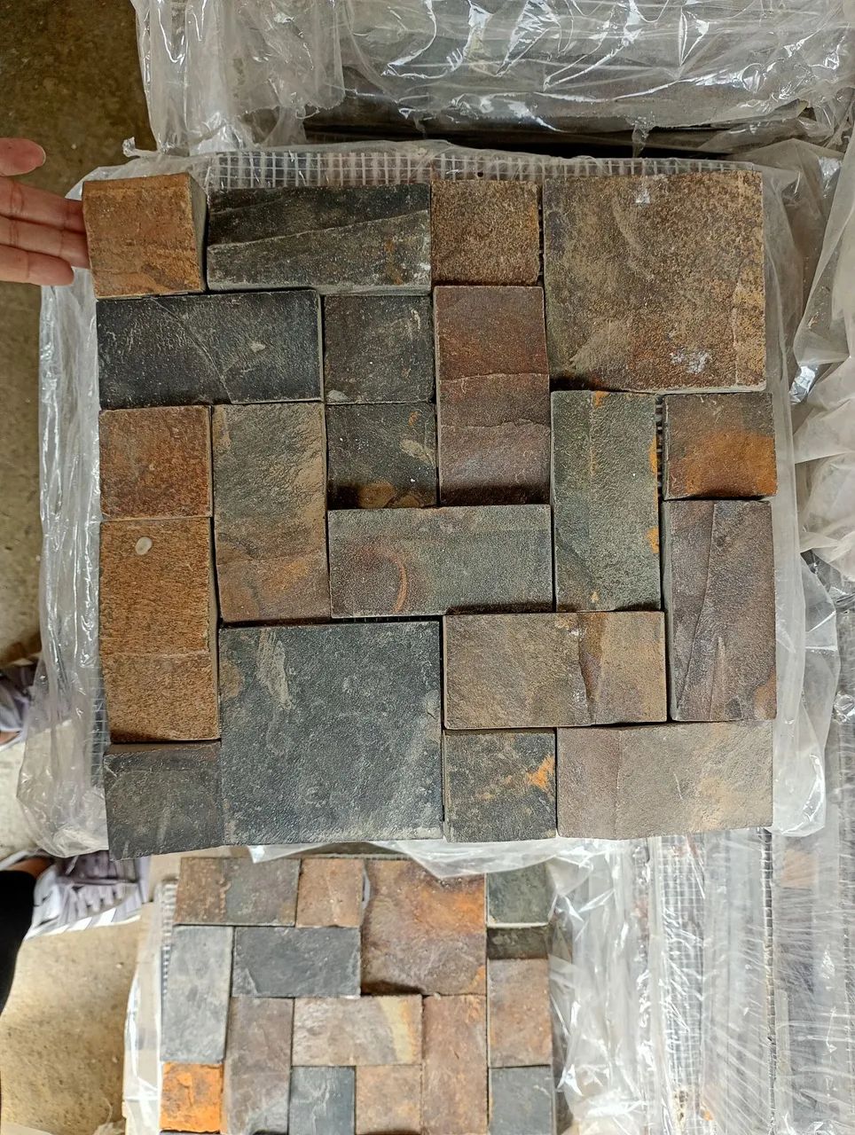 Pedra ferro na placa 30x30 em mosaico  - Foto 3