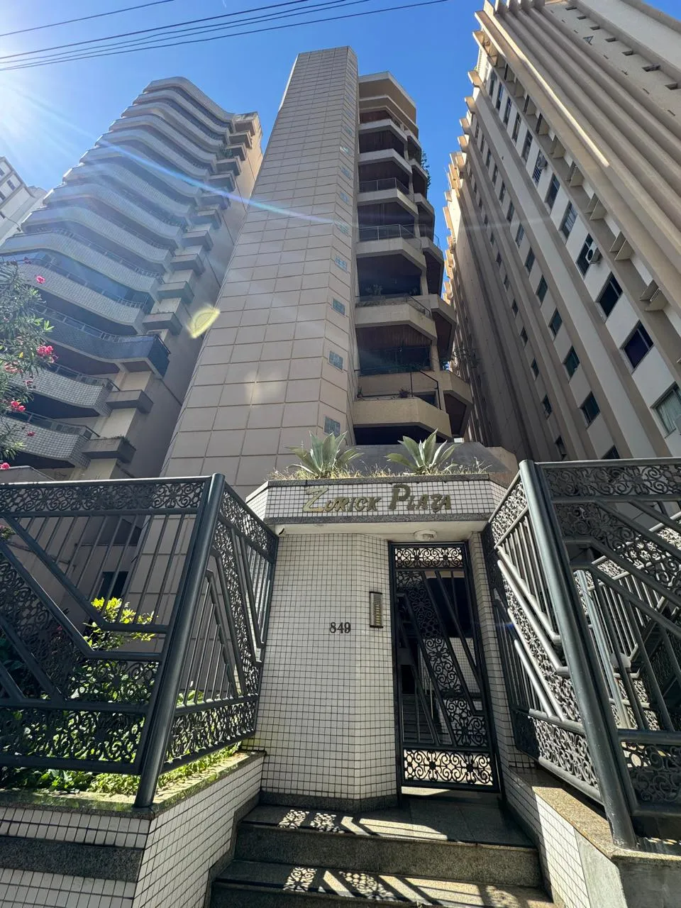 Imóvel para aluguel tem 198 metros quadrados com 5 quartos em Setor Bueno - Goiânia - GO